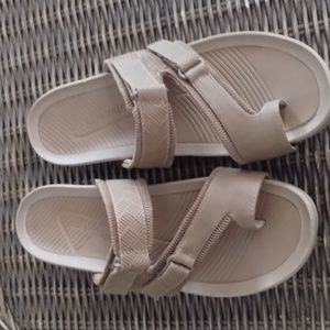 Baretraps Sandals